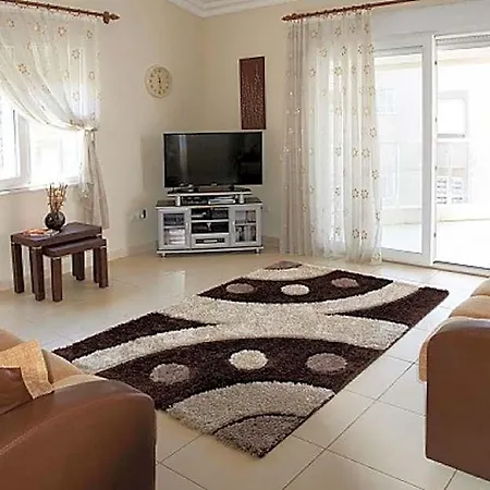 Spacious 2 Bed 2 Bath In One Of Sides Popular Communities 3*