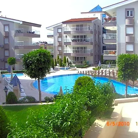 Spacious 2 Bed 2 Bath In One Of Sides Popular Communities