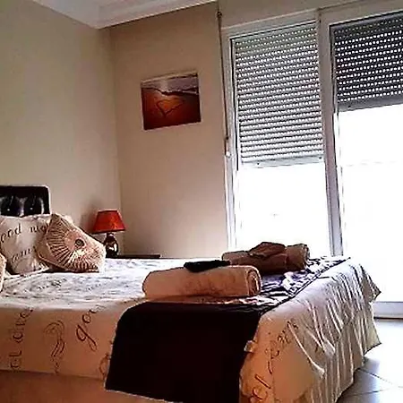 Spacious 2 Bed 2 Bath In One Of Sides Popular Communities فندق